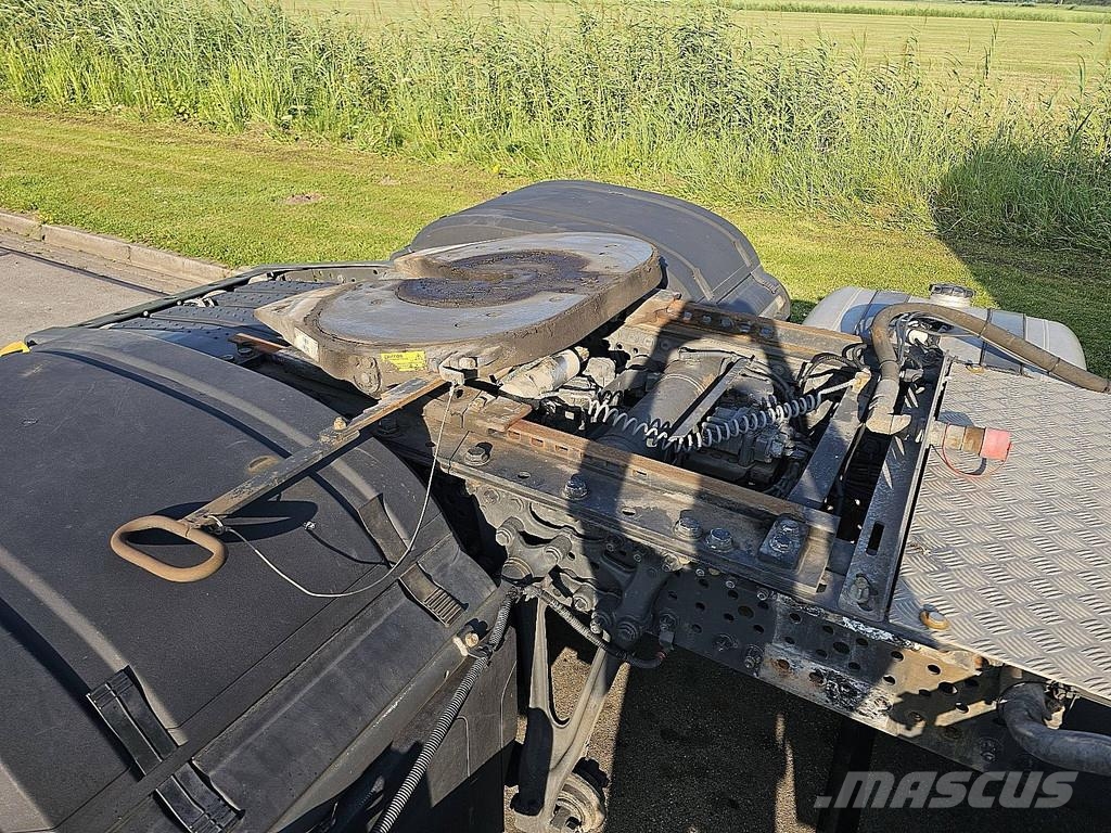 Mercedes-Benz ACTROS 1843 Vetopöytäautot