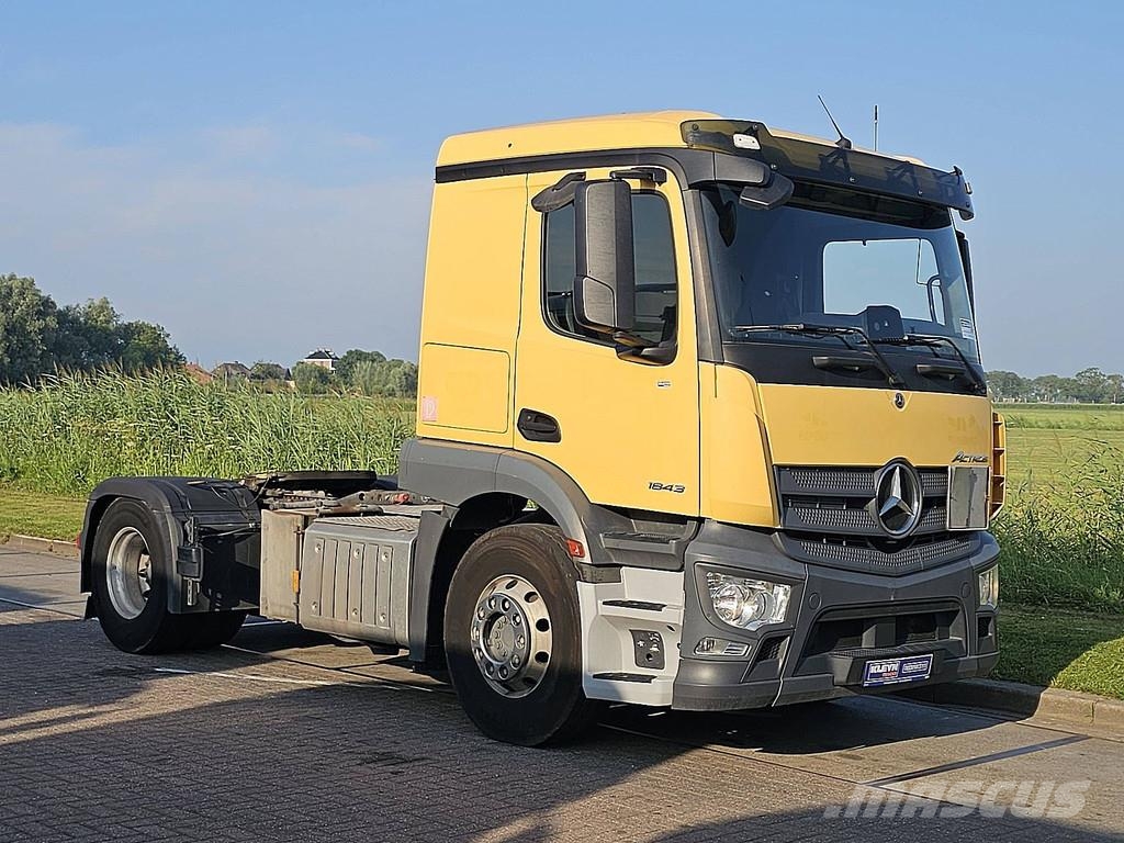 Mercedes-Benz ACTROS 1843 Vetopöytäautot