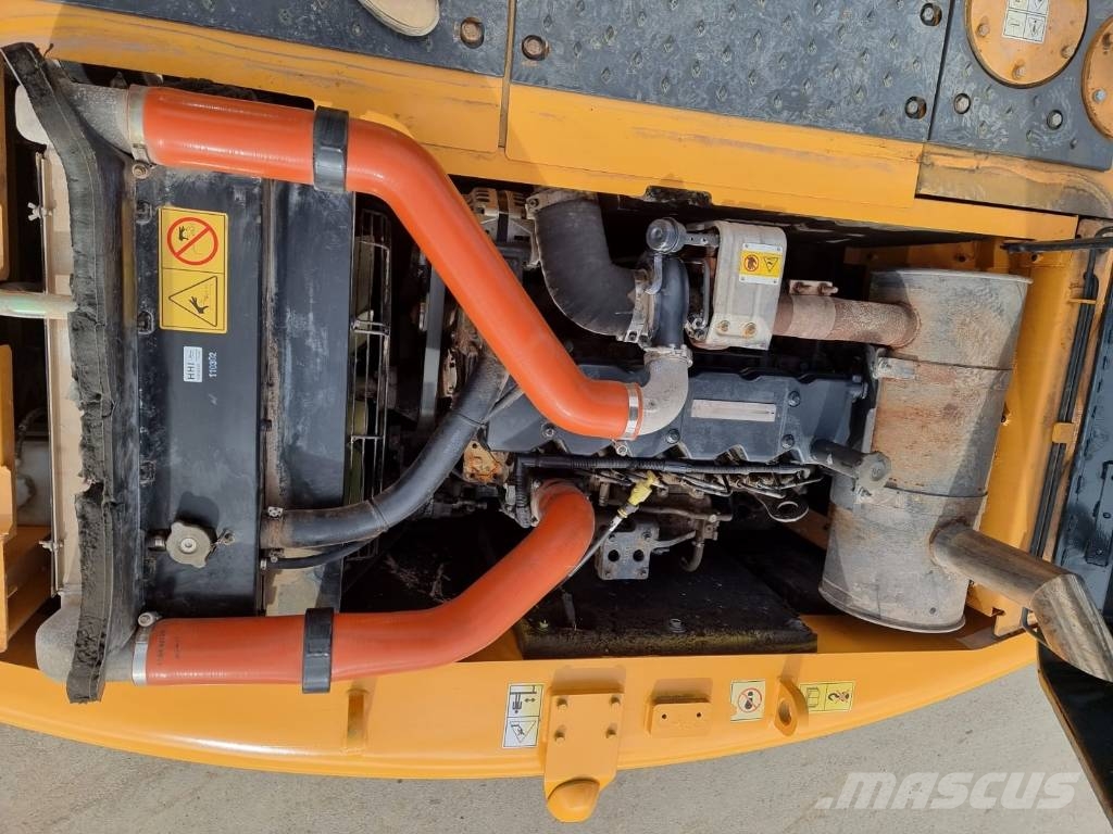 Hyundai Robex 140 W-9 حفارات بعجل