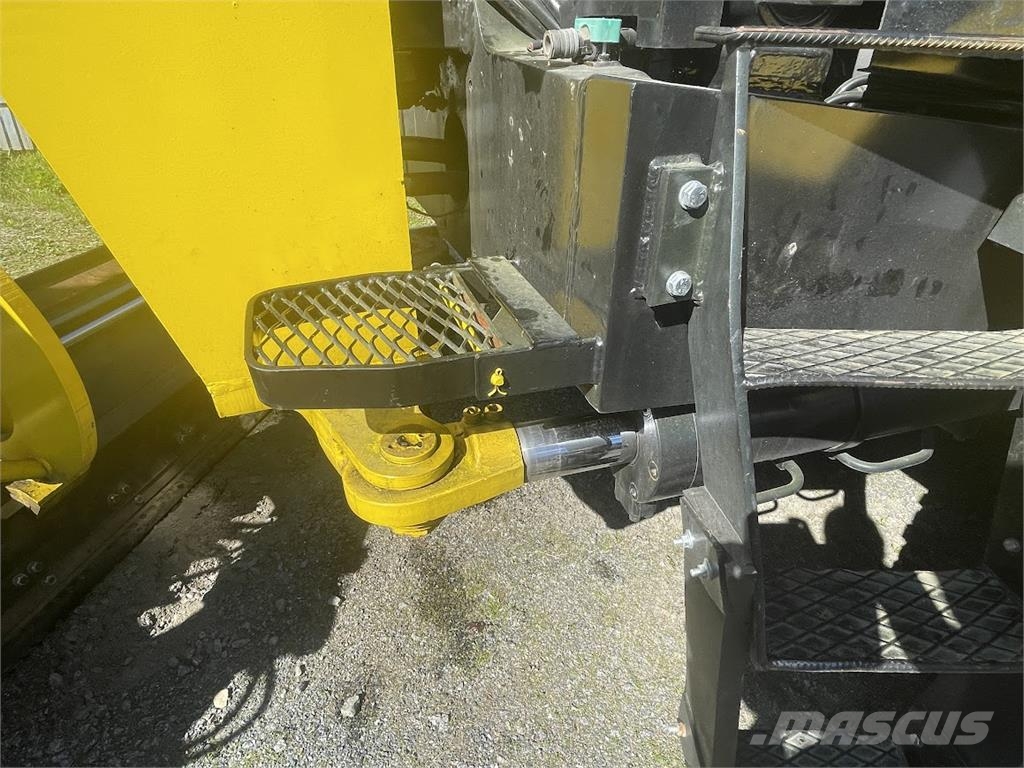 Lokomo AH152 A Graders