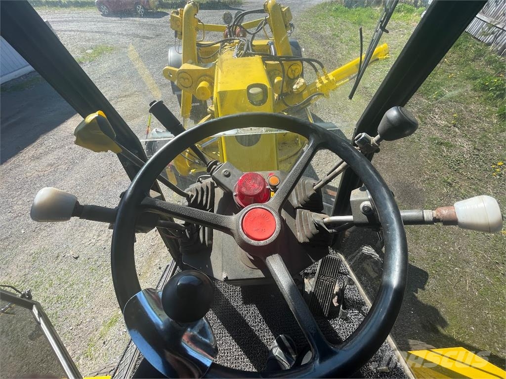 Lokomo AH152 A Graders