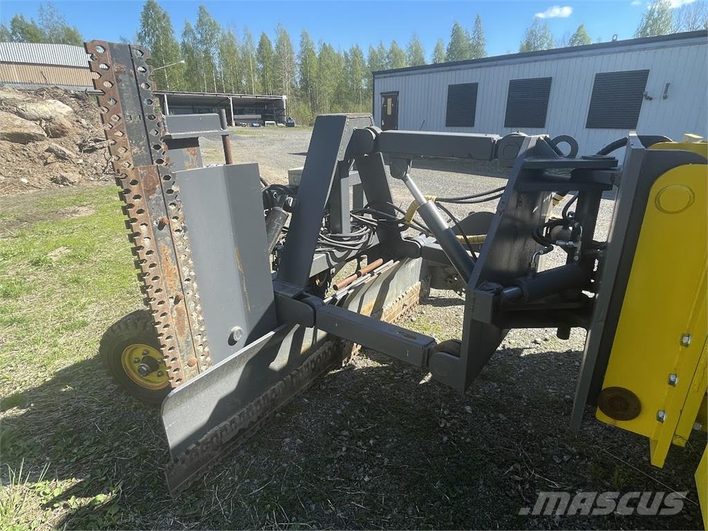Lokomo AH152 A Graders