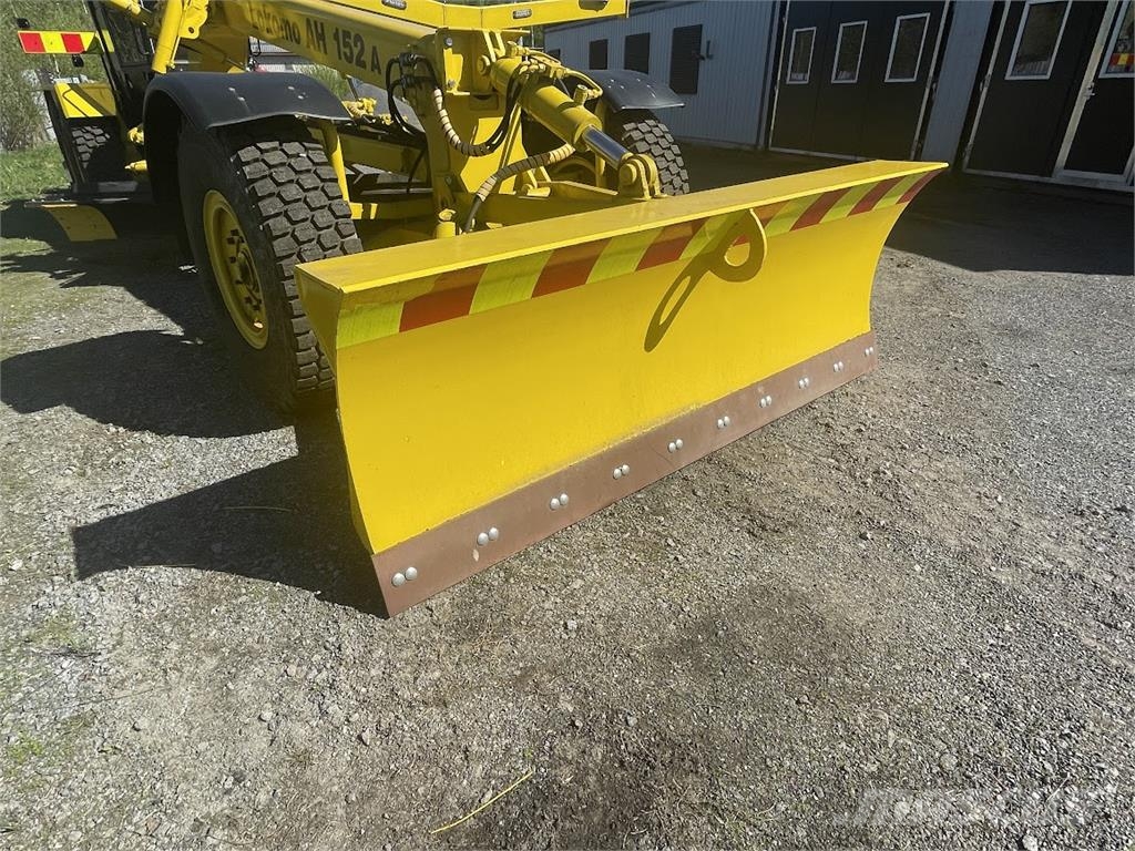 Lokomo AH152 A Graders