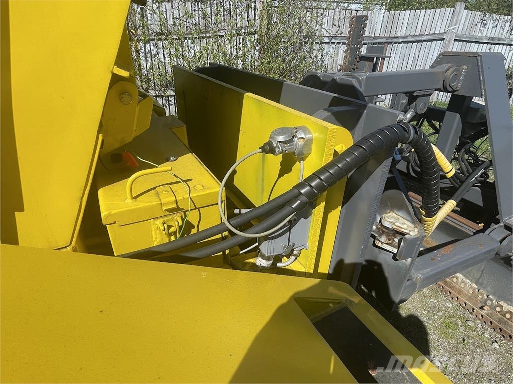 Lokomo AH152 A Graders