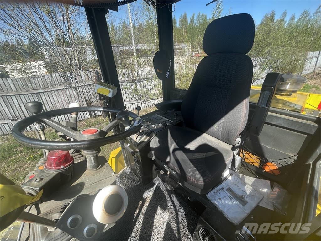 Lokomo AH152 A Graders