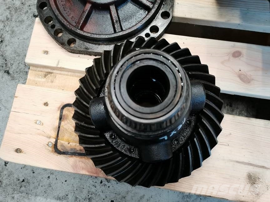 Manitou MLT 629 {Spicer 11X35 rear axle Axles