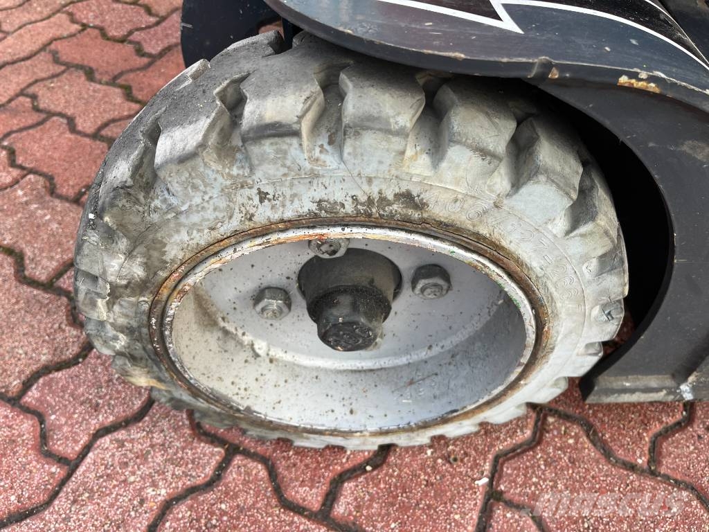 ATN PIAF 1000R V-4144 EO Вертикальні щоглові підйомники