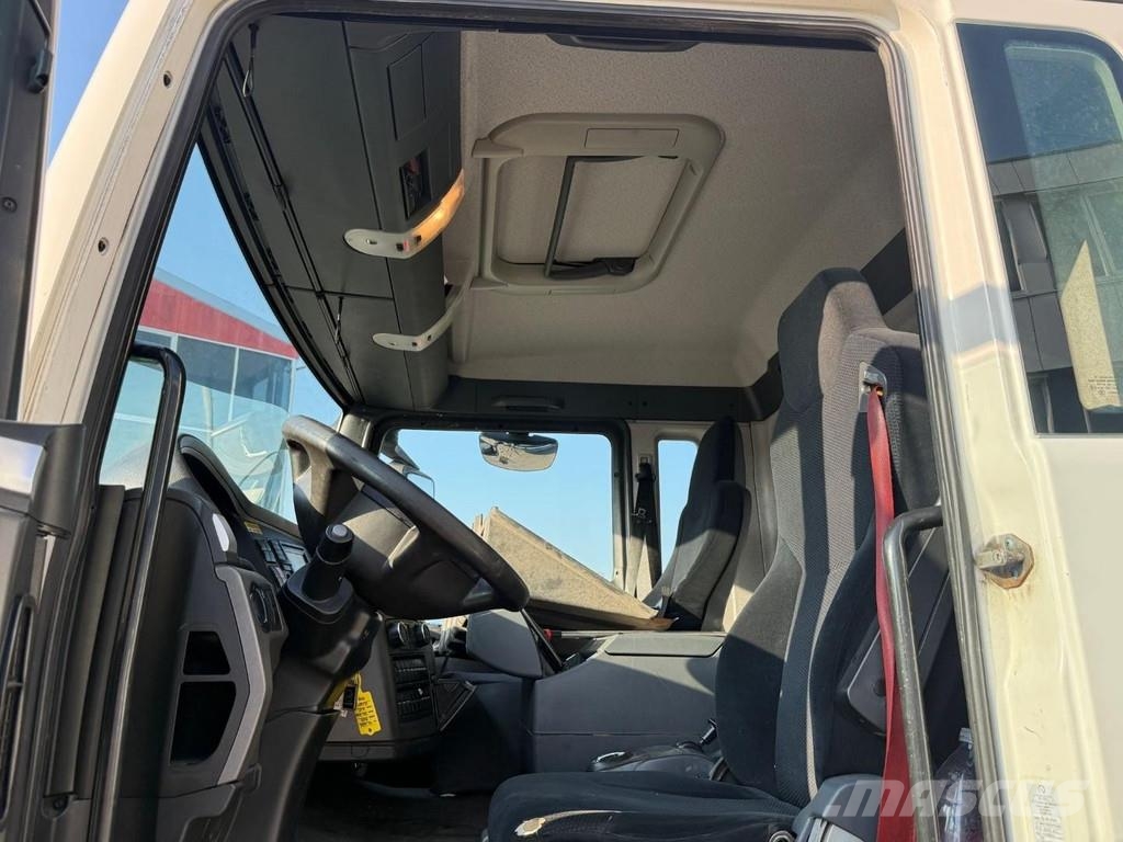 MAN TGS 26.230 6X2 EURO 6 + BOX 9,70 M + ZEPRO LIFT 25 Camion cassonati