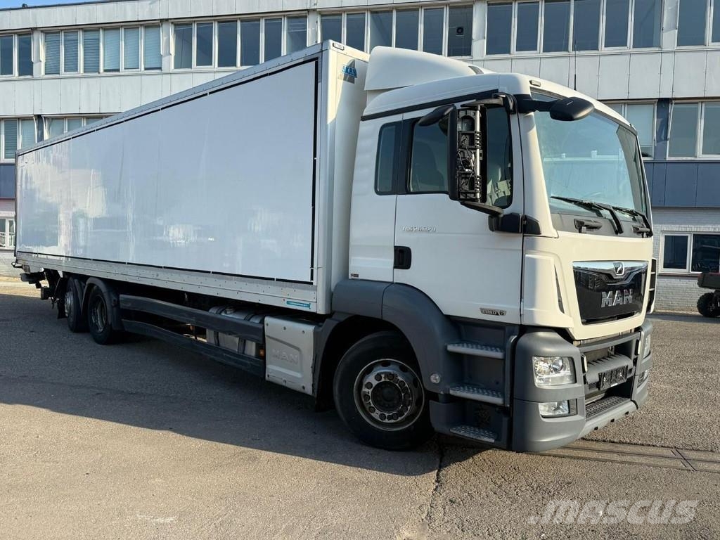 MAN TGS 26.230 6X2 EURO 6 + BOX 9,70 M + ZEPRO LIFT 25 Camion cassonati