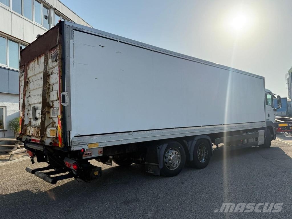 MAN TGS 26.230 6X2 EURO 6 + BOX 9,70 M + ZEPRO LIFT 25 Camion cassonati