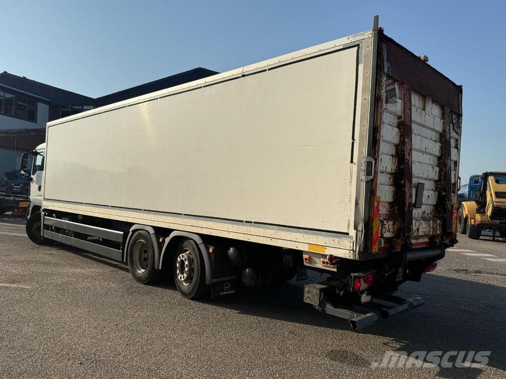 MAN TGS 26.230 6X2 EURO 6 + BOX 9,70 M + ZEPRO LIFT 25 Camion cassonati
