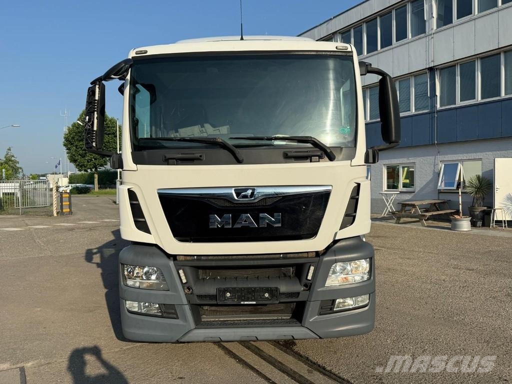 MAN TGS 26.230 6X2 EURO 6 + BOX 9,70 M + ZEPRO LIFT 25 Camion cassonati