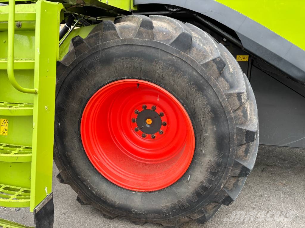 CLAAS Lexion 760 Θεριζοαλωνιστικές μηχανές