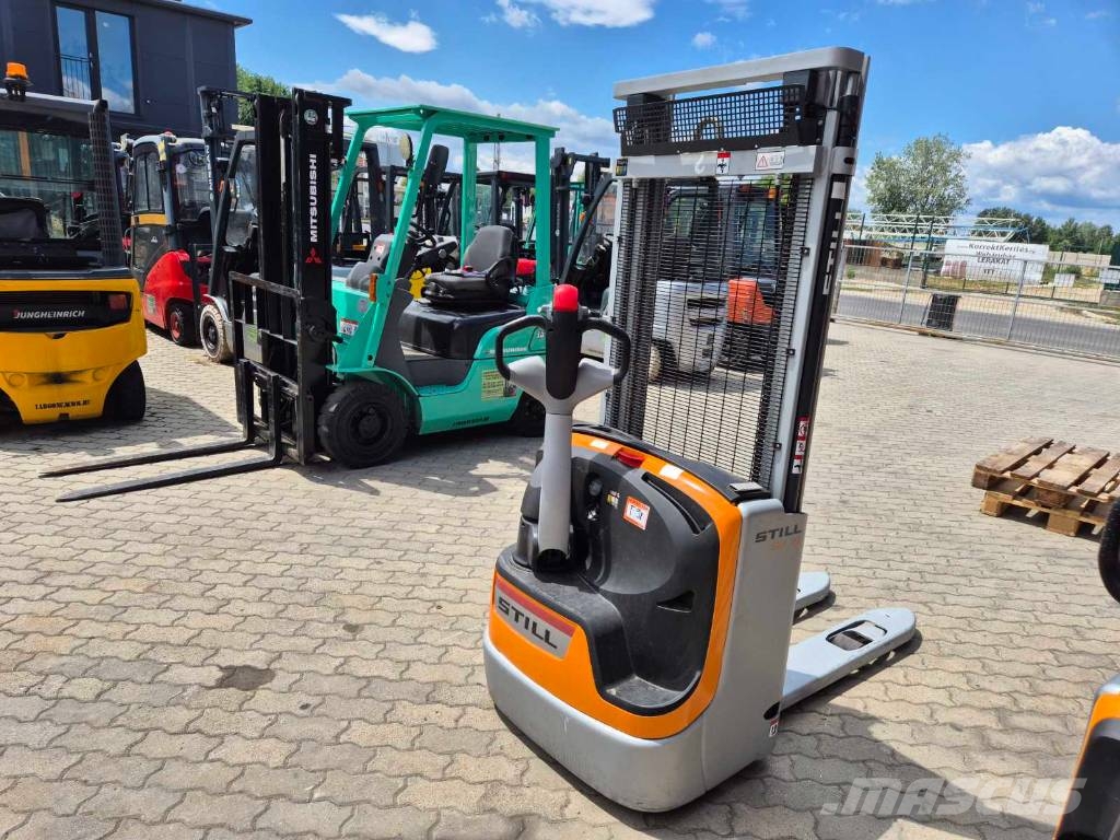 Still EGV 10 Pedestrian stacker