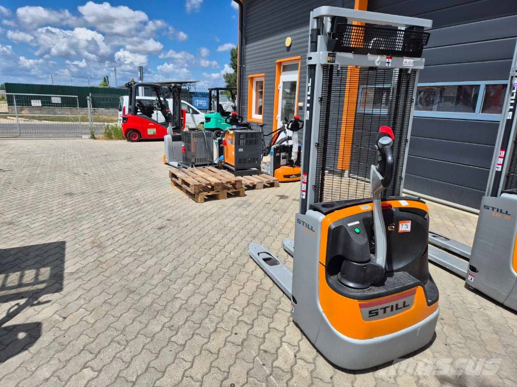 Still EGV 10 Pedestrian stacker