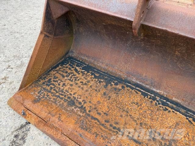 CAT 2000 mm Buckets