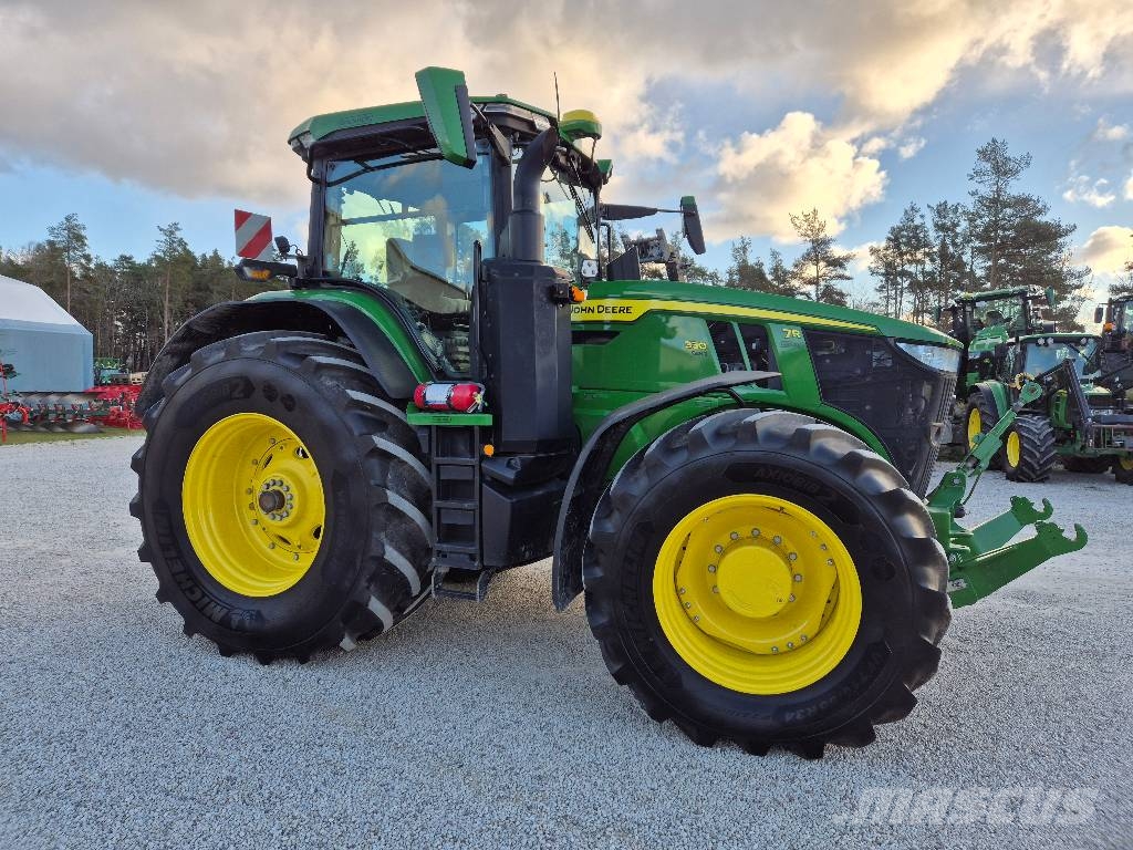John Deere 7R