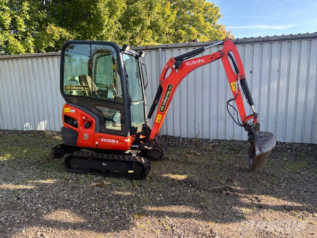 Kubota KX 019 ミニ油圧ショベル 7t以下（ミニユンボ・ミニディガー）