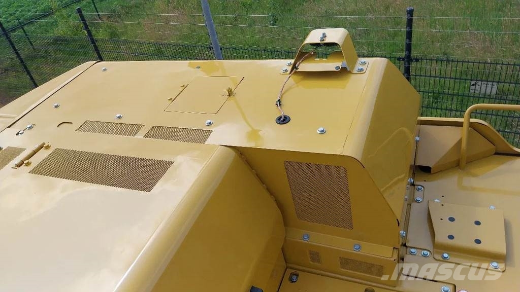 CAT 350 and 352 door panels / NEW Chassis