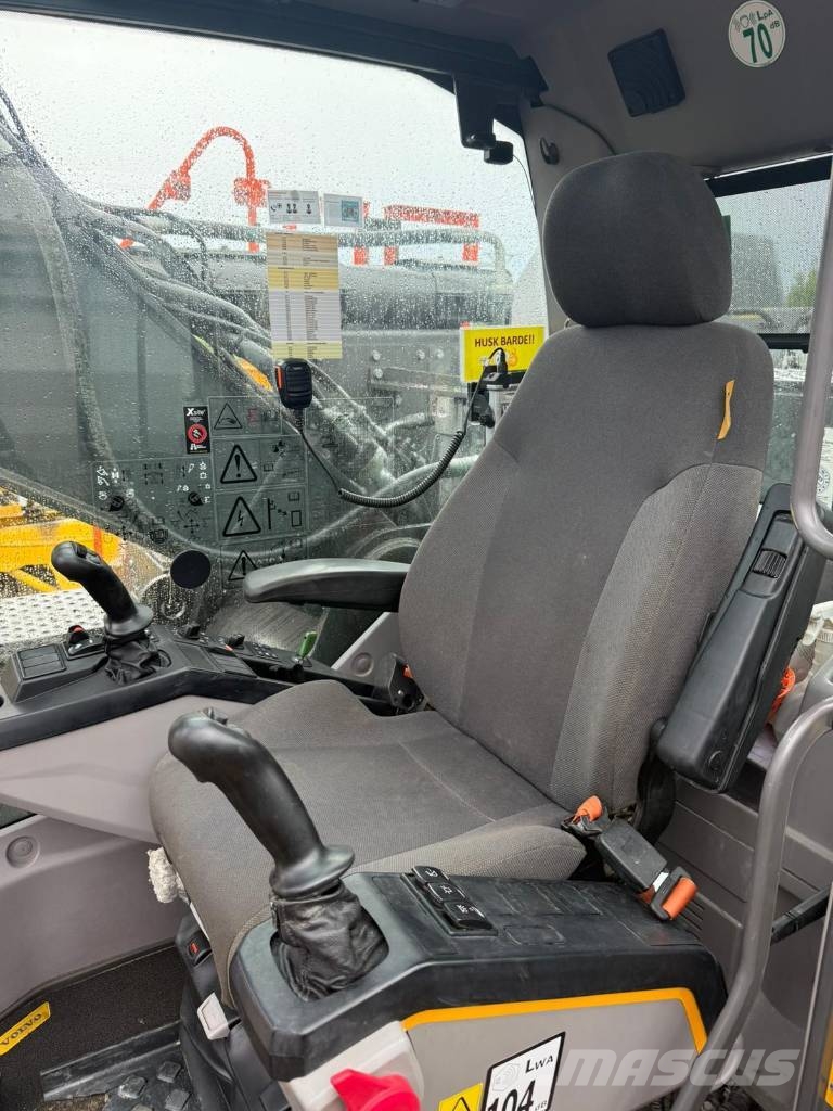 Volvo EC300EL Hybrid Crawler excavators