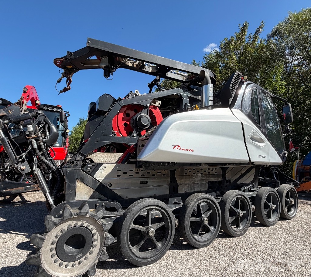 Prinoth Leitwolf Winde Снігозбиральні машини