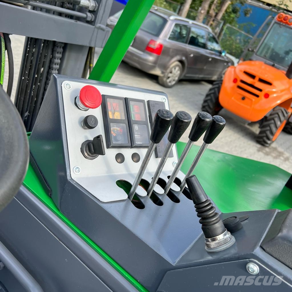 Combilift [DISCOUNT-SALE] CB2500 Triplex 4-way reach truck