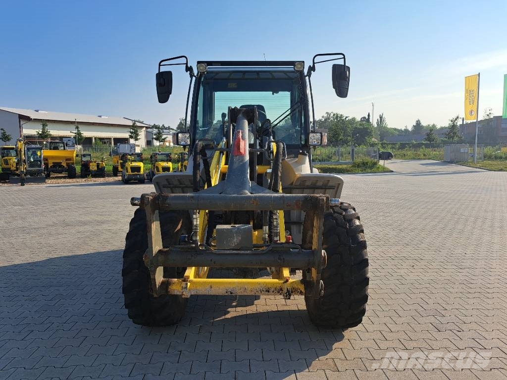 Kramer 8105 휠로우더