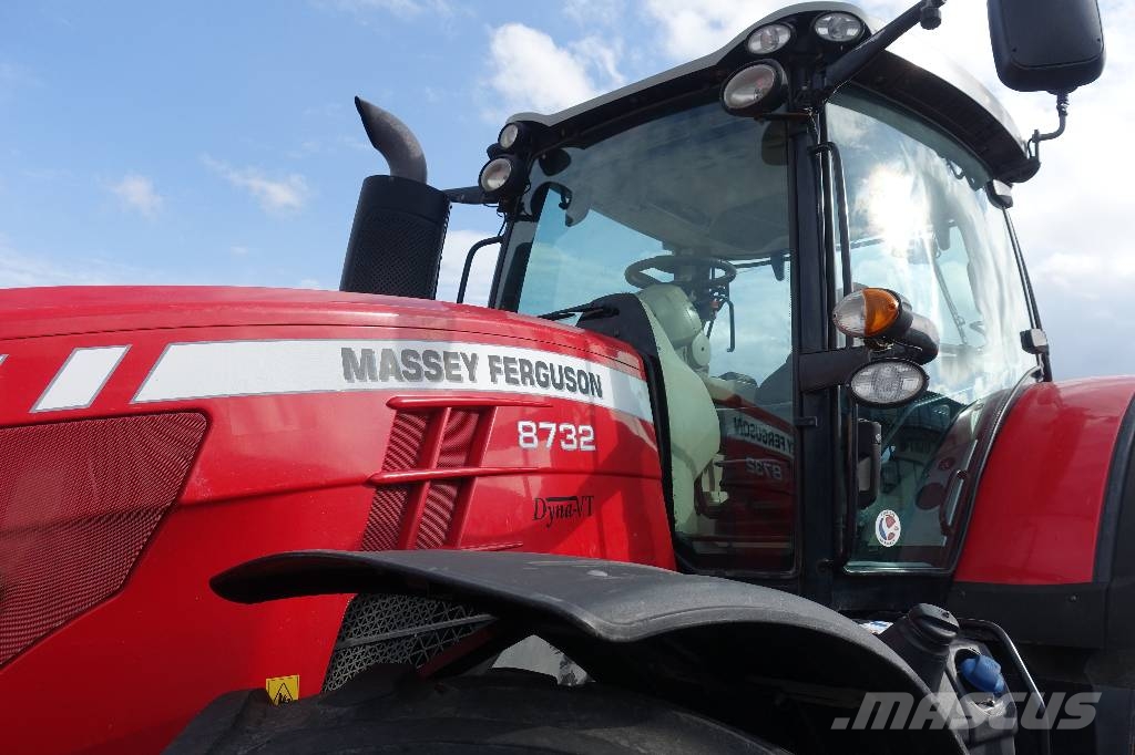 Massey Ferguson 8732 VT Traktory