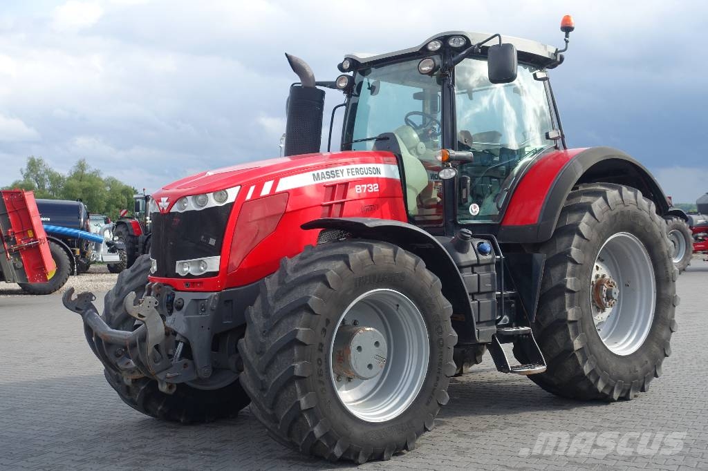 Massey Ferguson 8732 VT Traktory