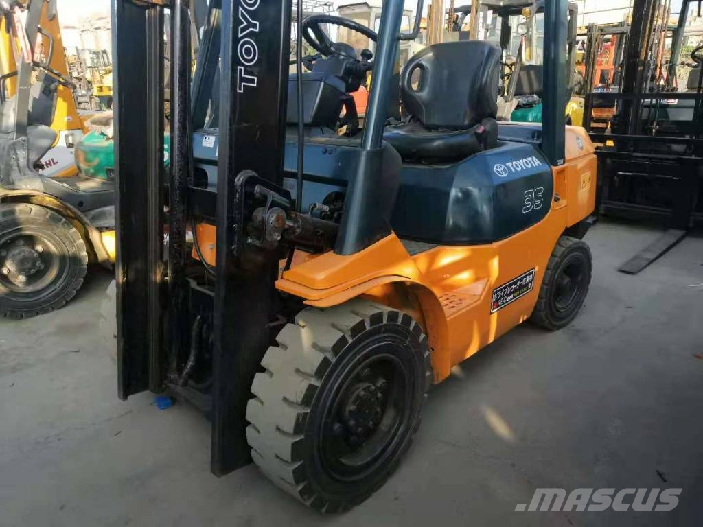 Toyota 35 forklift/Discount price/secondhand/3.5ton/3ton Diesel heftrucks