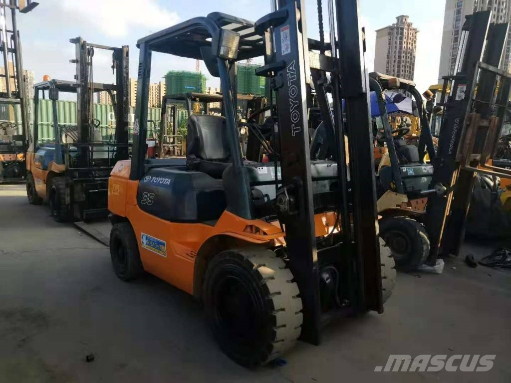 Toyota 35 forklift/Discount price/secondhand/3.5ton/3ton Diesel heftrucks