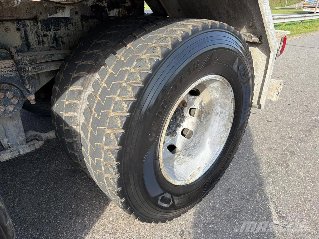 MAN TGA 32.360 Betonmixers en pompen