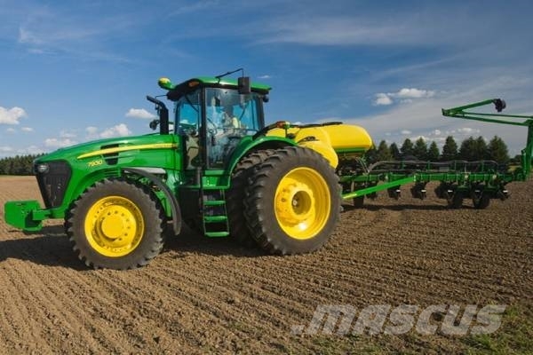 John Deere トラクター(キャタピラ) ファーマー John Deere Fローダー付きトラクター トレーラー付き