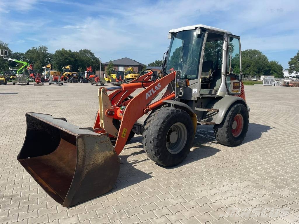 Atlas AR 80 Kolesni nakladalci