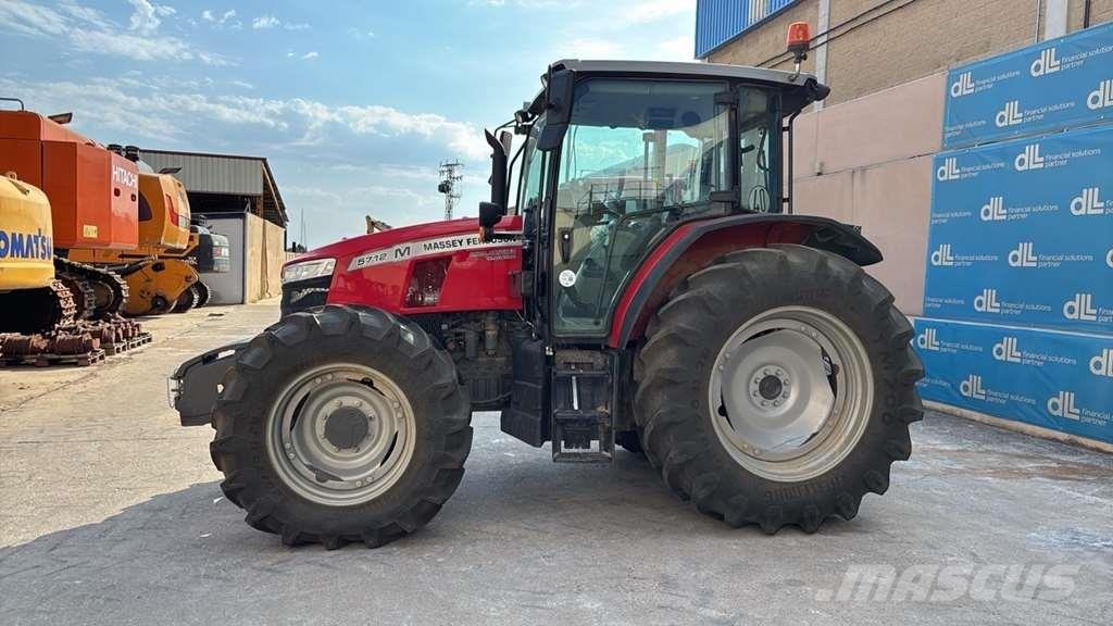 Massey Ferguson MF 5712 M Traktori
