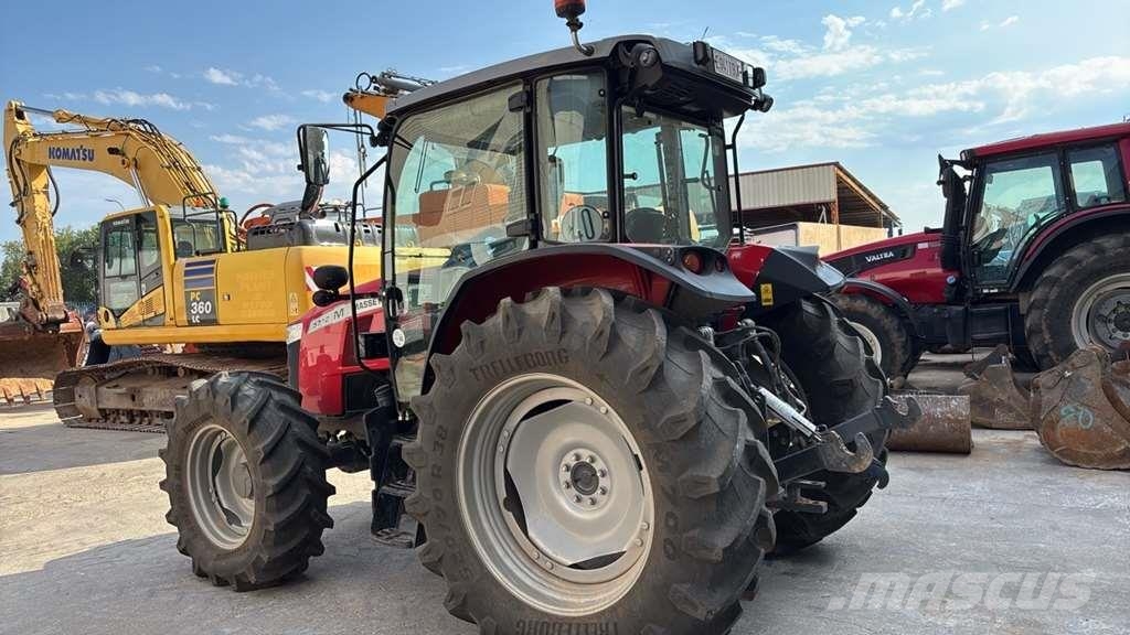 Massey Ferguson MF 5712 M Traktori