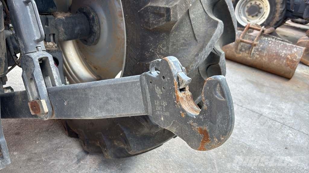 Massey Ferguson MF 5712 M Traktori