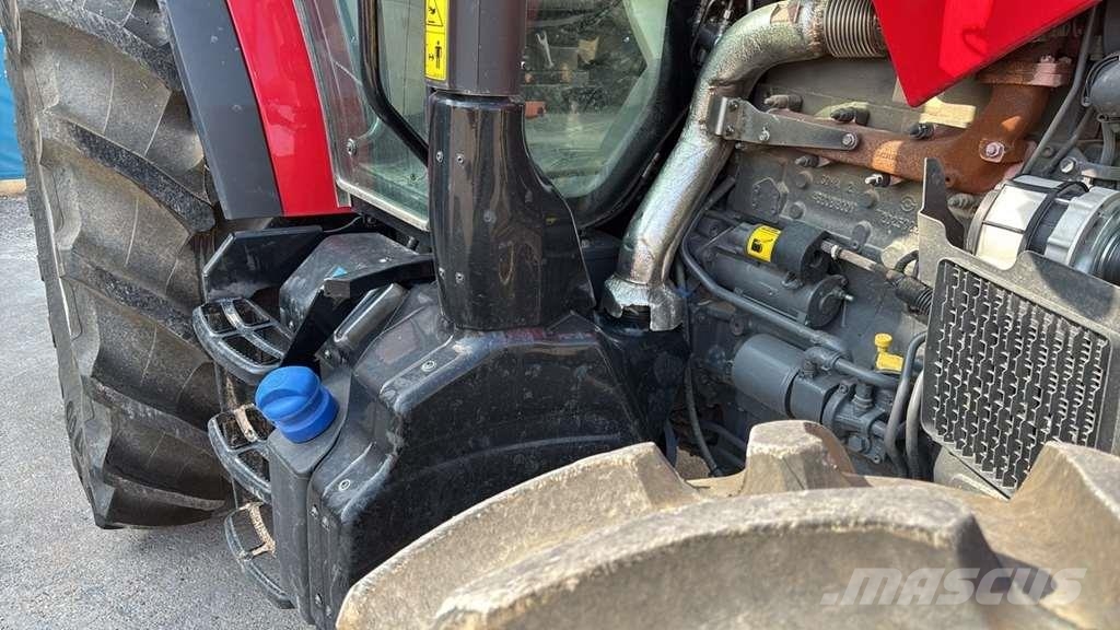 Massey Ferguson MF 5712 M Traktori