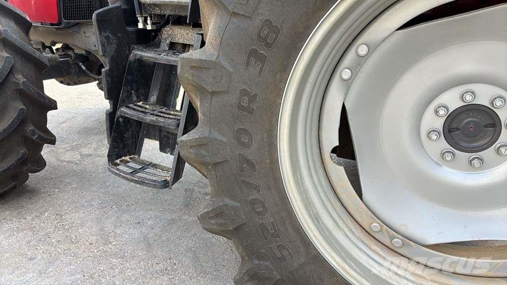 Massey Ferguson MF 5712 M Traktori