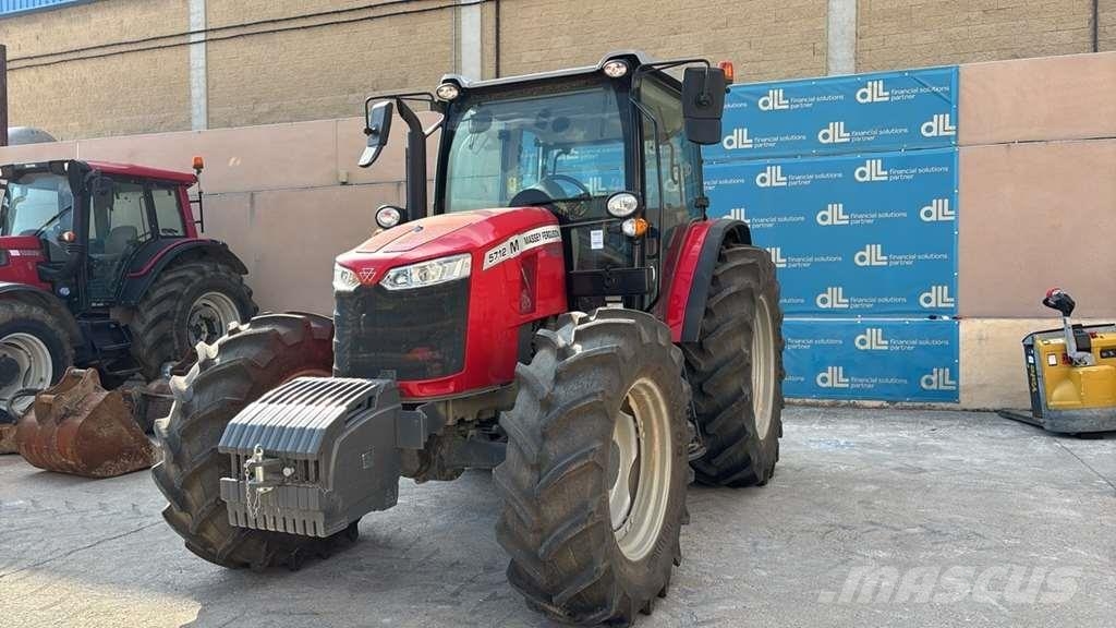 Massey Ferguson MF 5712 M Traktori
