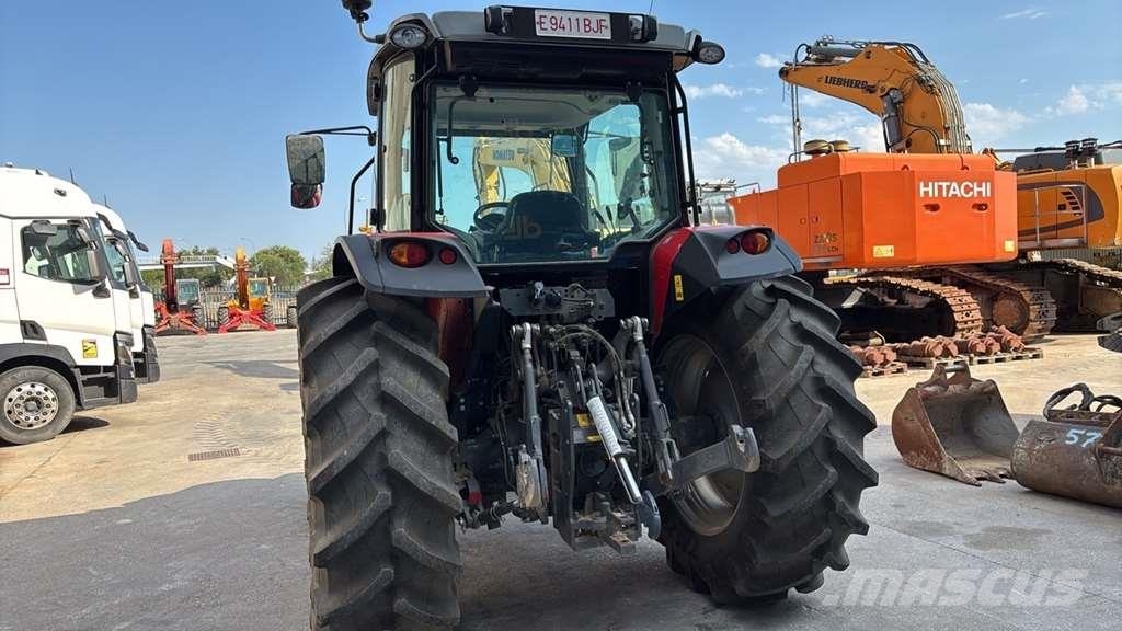 Massey Ferguson MF 5712 M Traktori
