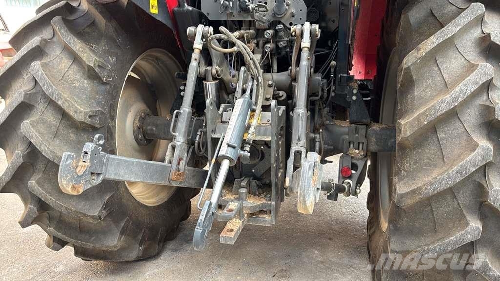 Massey Ferguson MF 5712 M Traktori