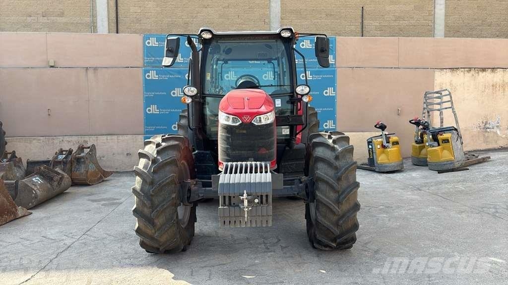 Massey Ferguson MF 5712 M Traktori