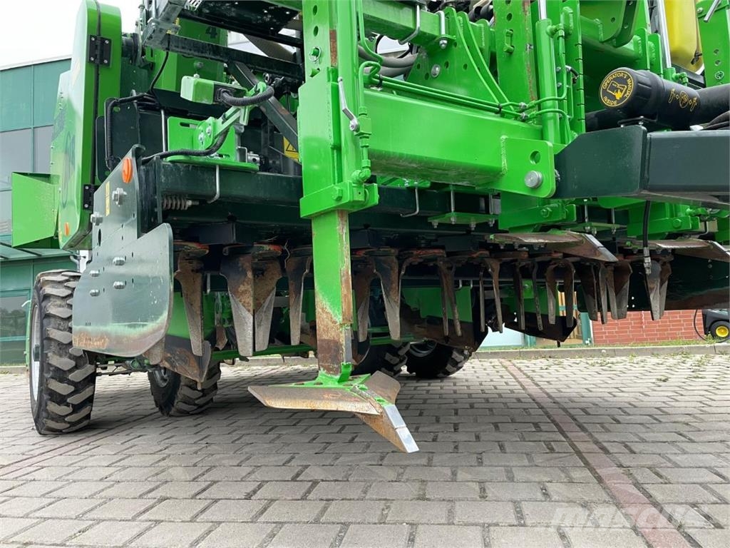 AVR Kartoffelpflanzmaschine Potato planters