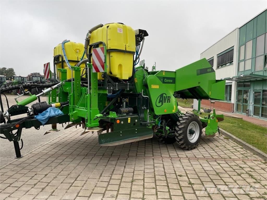 AVR Kartoffelpflanzmaschine Potato planters