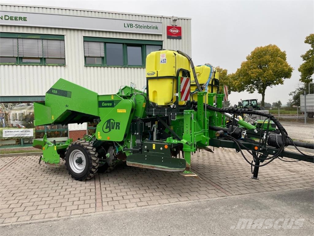 AVR Kartoffelpflanzmaschine Potato planters
