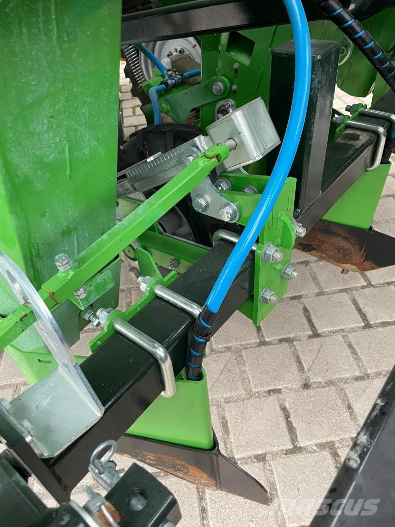 AVR Kartoffelpflanzmaschine Potato planters