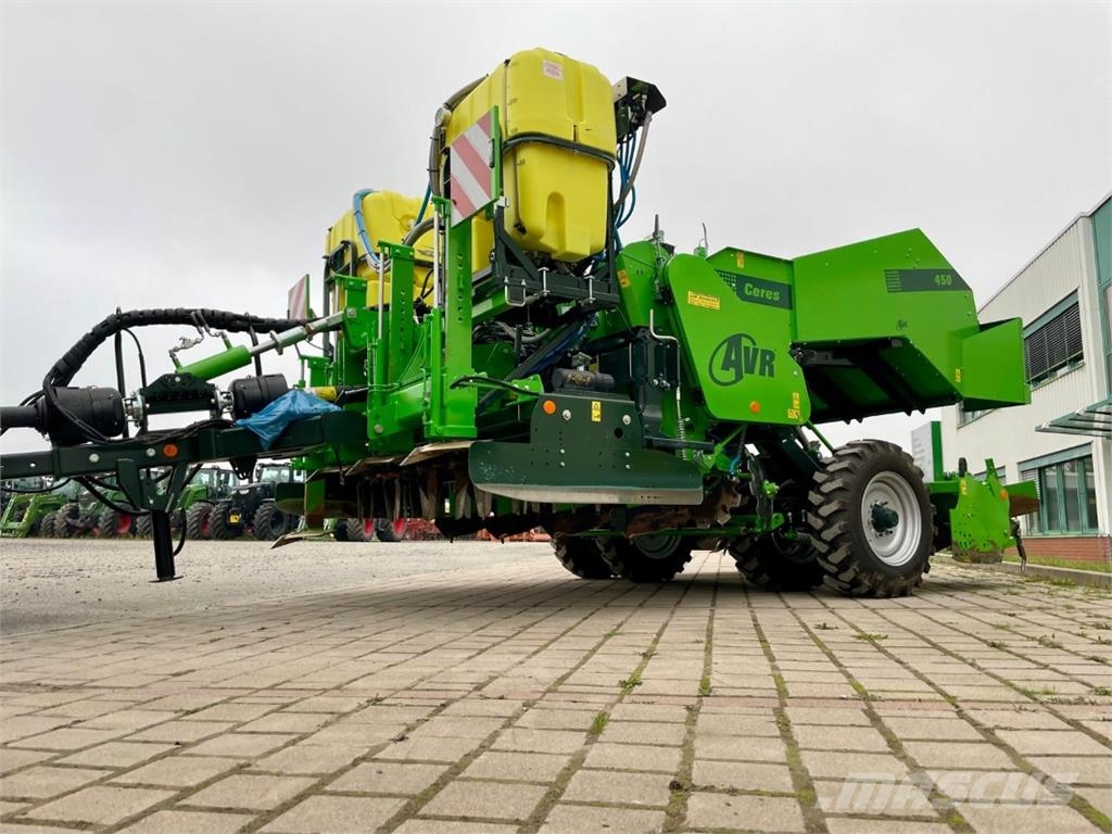 AVR Kartoffelpflanzmaschine Potato planters