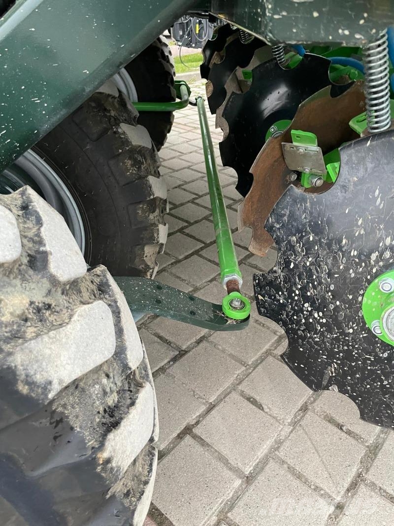 AVR Kartoffelpflanzmaschine Potato planters