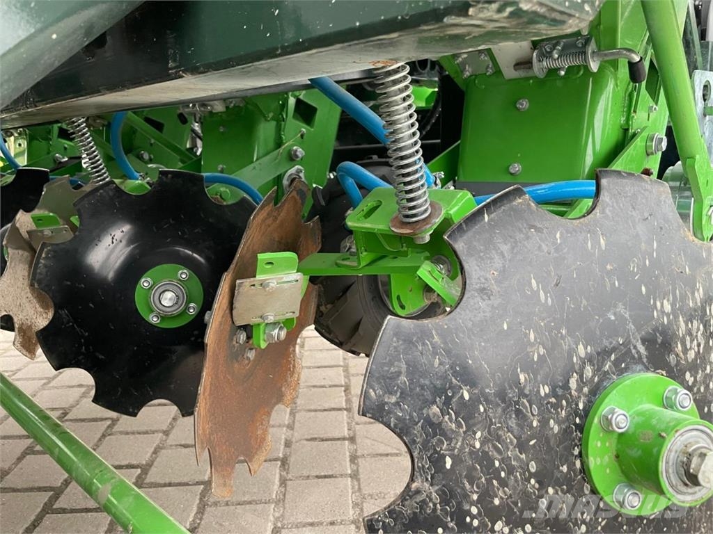 AVR Kartoffelpflanzmaschine Potato planters